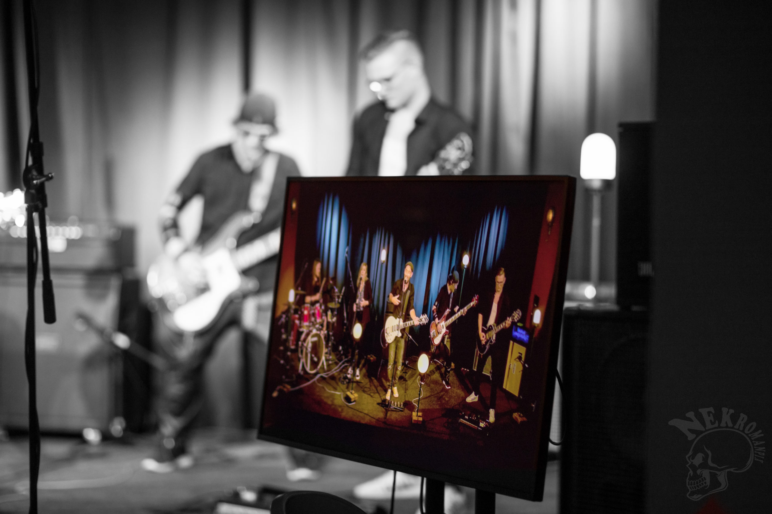 Unhaltbar! - Die erste Live-Sendung aus der Pappe